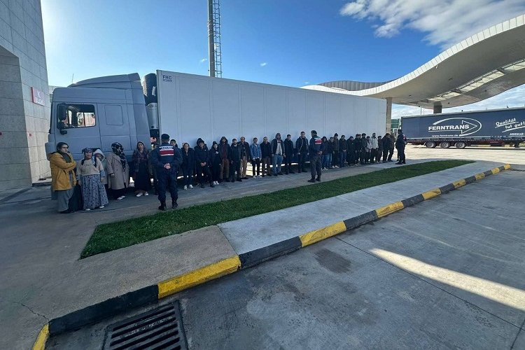 Edirne'de 36 kaçak göçmen yakalandı -