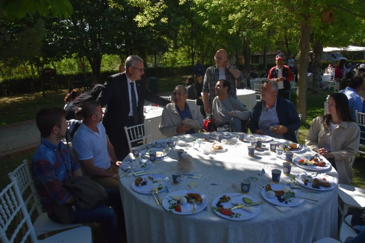 Edirne Keşan'da engelli bireyler kahvaltıda bir araya geldi -