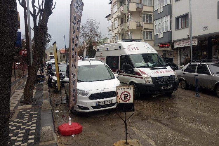 Edirne Keşan'da yaşlı kadın evinde ölü bulundu -