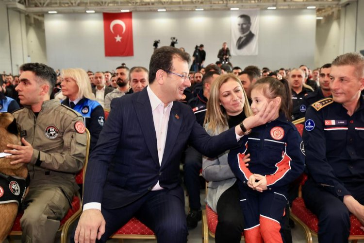 Ekrem İmamoğlu'ndan ekibine teşekkür -