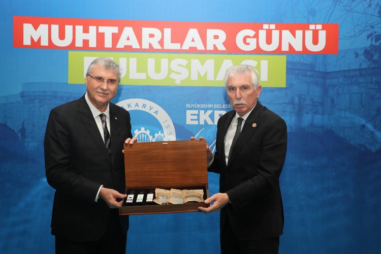 Ekrem Yüce Sakaryalı muhtarlarla buluştu -
