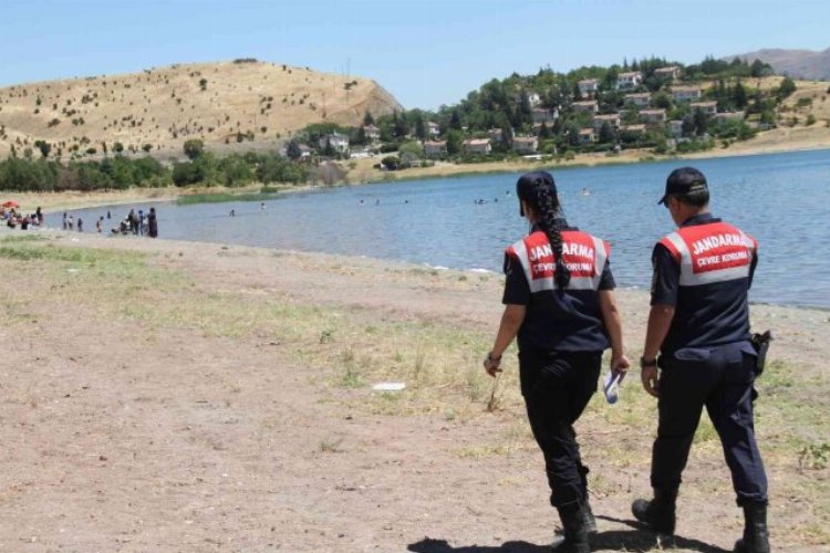 Elazığ Sivrice'de Jandarma'dan plaj uyarısı -
