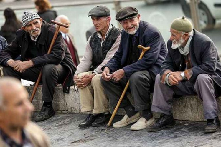 Emeklinin yüzde 25 zammı gündemden düşmüyor! -