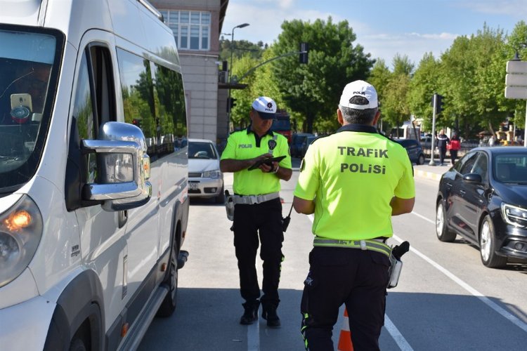 Emniyet ve Jandarma'dan eş zamanlı uygulama: 16 gözaltı -
