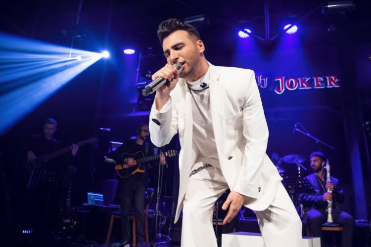 Emre Kaya'dan 'Usta' şarkılar -