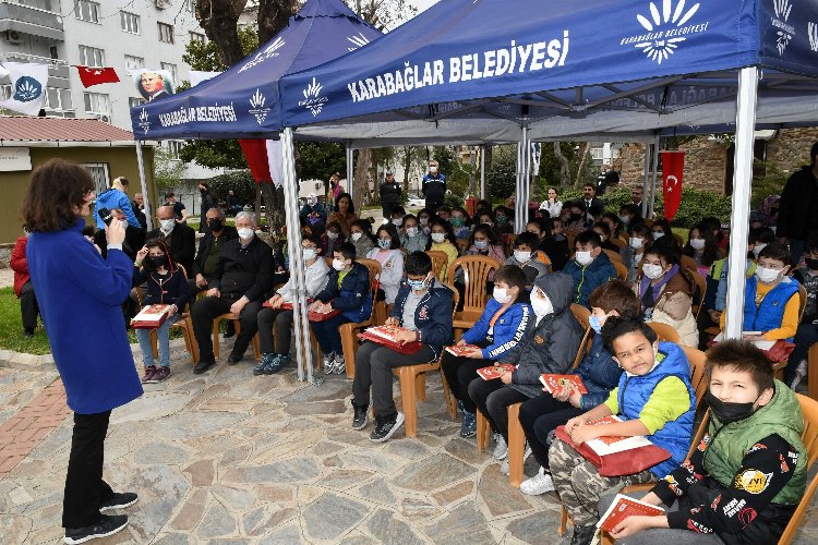 En çok kitap okuyan öğrenciler ödüllendirildi -