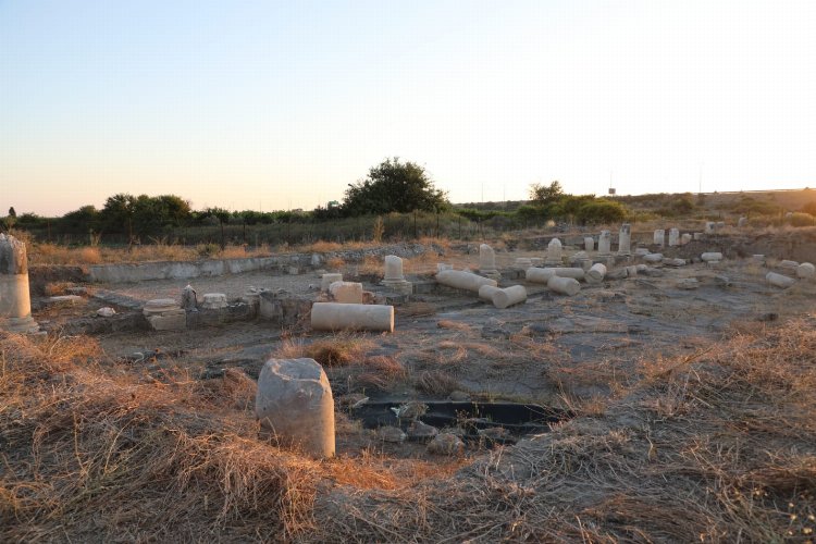 Epiphaneia gün yüzüne çıkıyor -