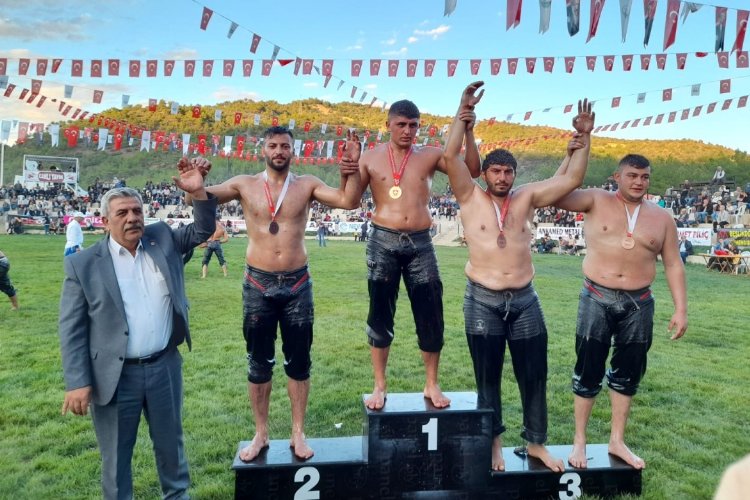 Er meydanları genç güreşçiler ile tanışıyor -