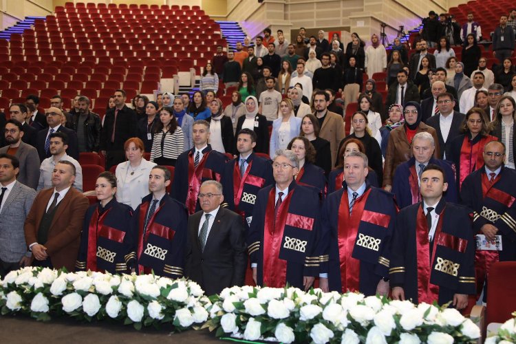 Erciyes Üniversitesi'de Tıp Bayramı töreni -
