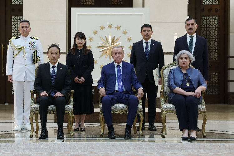 Erdoğan'a 3 büyükelçiden güven mektubu -