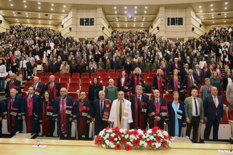 ERÜ’de 375 öğrenci önlük giydi -