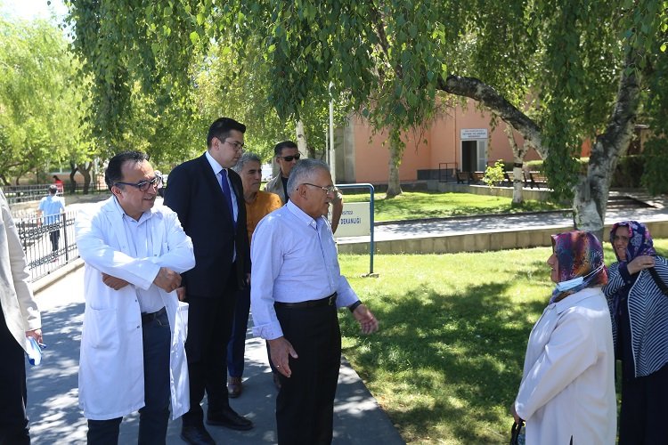 ERÜ Tıp Fakültesi'ne çevre düzenlemesi -