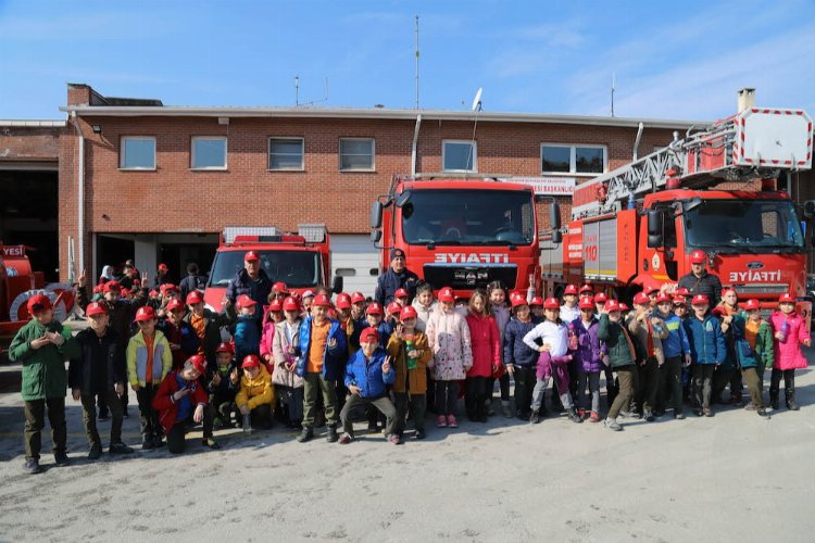 Eskişehir itfaiyesinden hem müdahale hem eğitim -