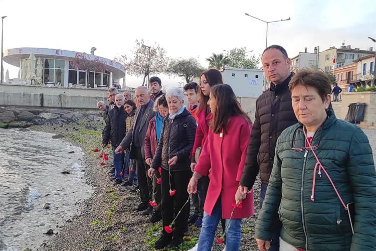 Üç fidan için Mudanya'dan denize karanfil -