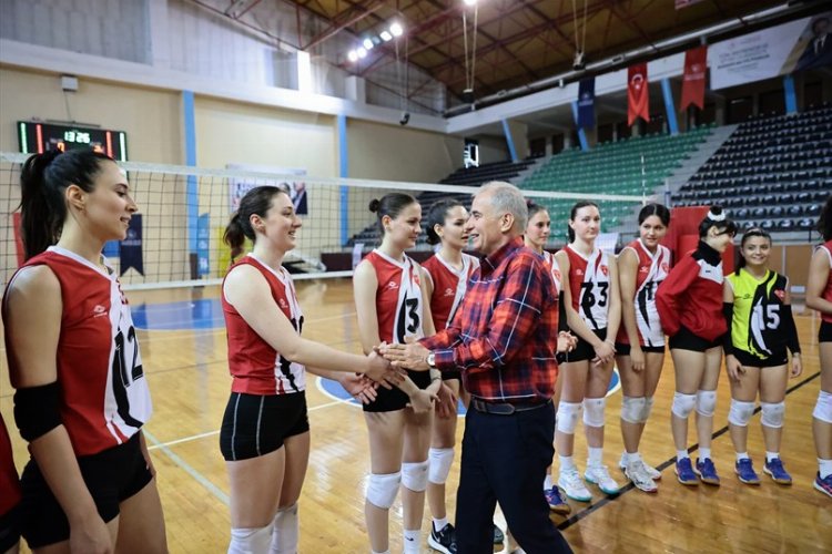Filenin prenseslerine Başkan Zolan morali -