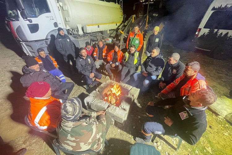 Foça Belediyesi Hatay'da seferber -