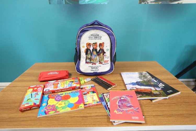 Gaziantep 75 bin ilk okul öğrencisini kırtasiye dolu çantayla karşılayacak -
