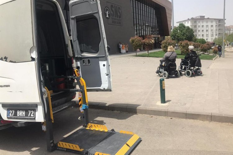 Gaziantep engelli anneye kayıtsız kalmadı -