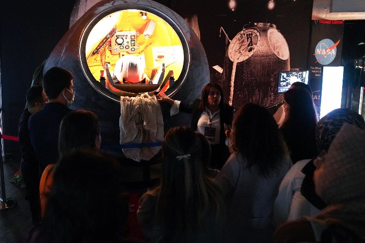 Gaziantep Engelsiz Yaşam Merkezi öğrencileri uzaya yolcuğu keşfetti -