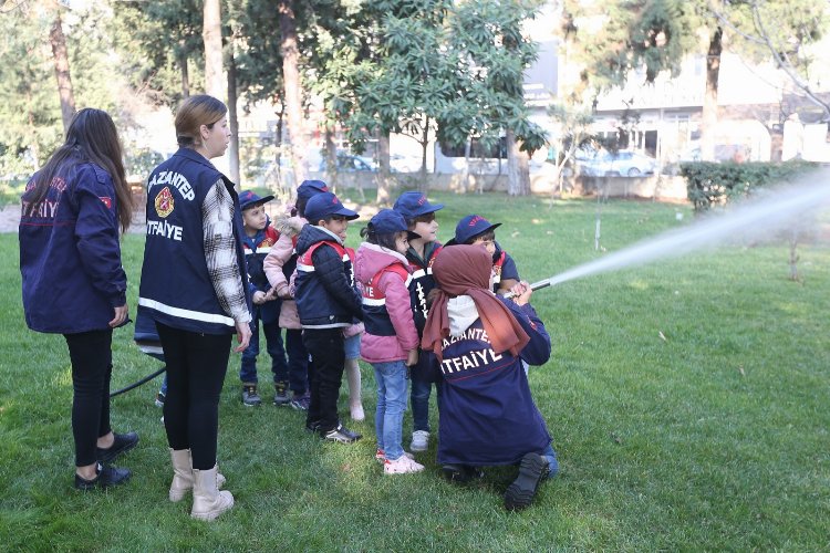 Gaziantep İtfaiyesi minikleri ağırladı -