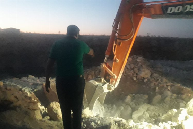 Gaziantep'te molozların altında sıkışan yavru köpekler kurtarıldı -