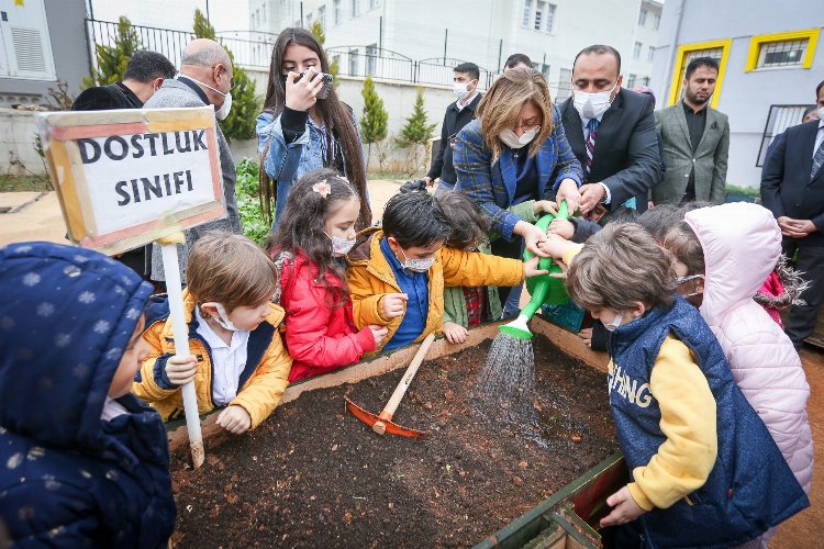 Gaziantep'te 'Sıfır Atık' ile kütüphane yapıldı -