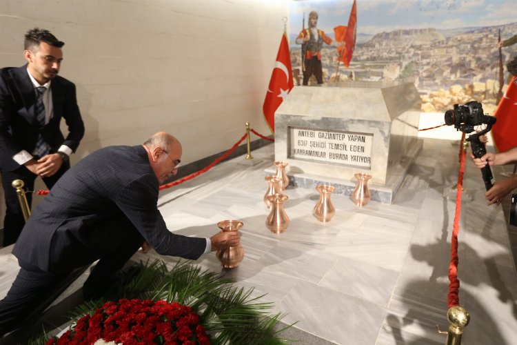 Gaziantepli kahramanların cephe topraklarını şehitliğe bırakıldı -
