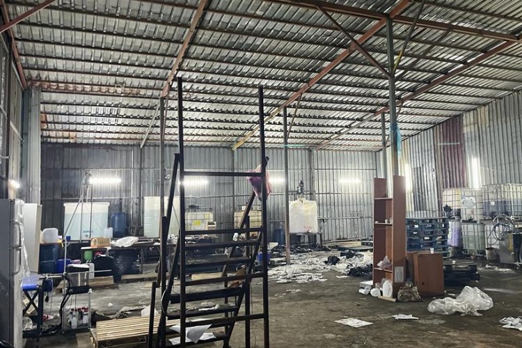 Gebze'de kaçak imalata geçit yok! Piyasaya süreceklerdi... -