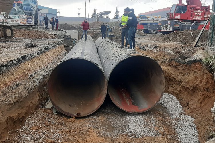 Gebze GOSB deresinde dev borular kullanılıyor -