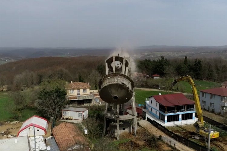Gebze Kargalı'da ayaklı su deposu yıkılıyor -