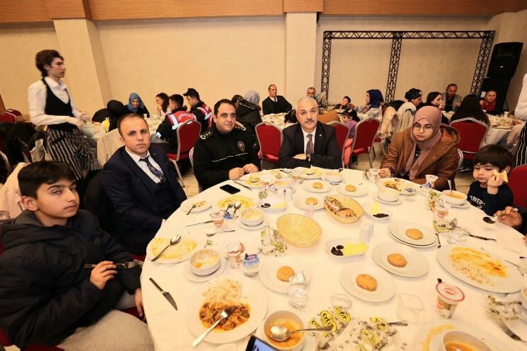 Gebze yetim ve öksüzleri unutmadı -