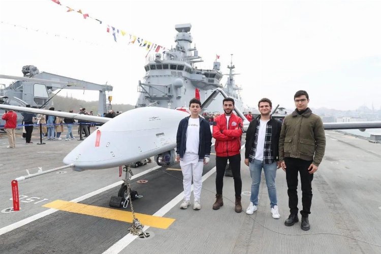 Gebzeli öğrenciler TCG Anadolu’ya hayran kaldı -