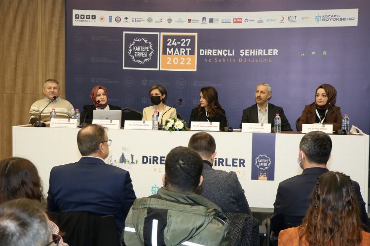Gecekondudan, Akıllı Şehirciliğe uzanan süreç Kartepe Zirvesi’nde mercek altına alındı -