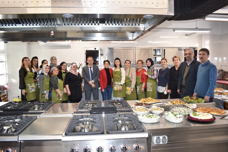 Geleceğin pasta ustaları kurslarını tamamladı -