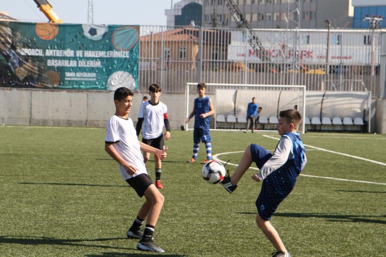 Geleceğin Metin Oktay’ları hayallerinin peşinde koşuyor -