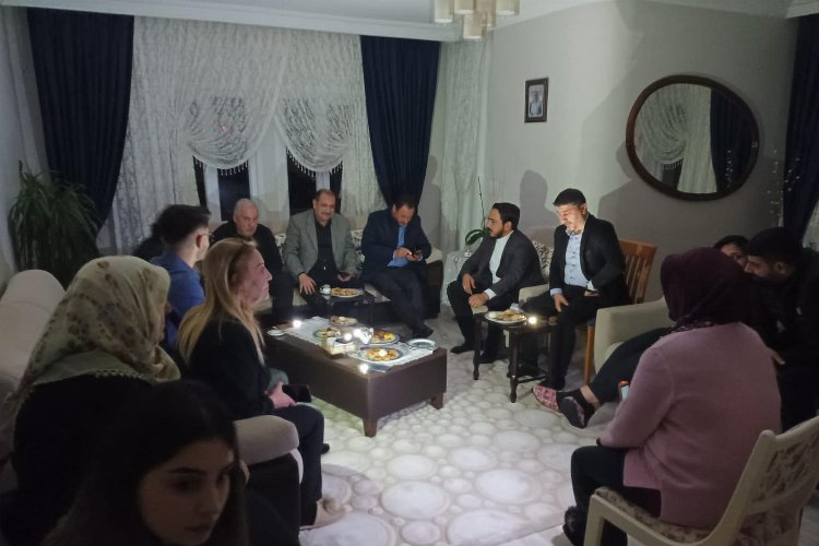 Gelecek Partili Karış ev toplantısında -