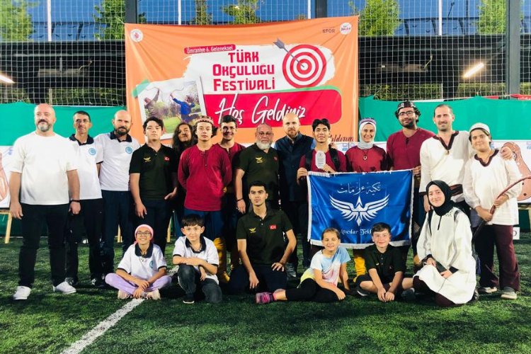 Geleneksel Türk Okçuları İstanbul'da yarıştı... İkinci Bursa'dan -