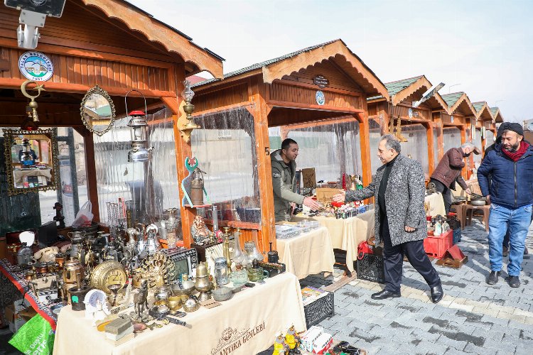 Geçmişle bugünü aynı anda yaşatan Pazar -