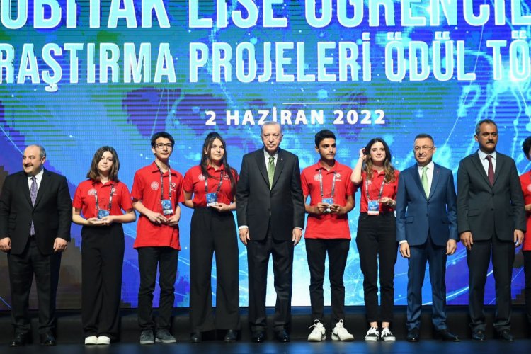 Genç bilimcilere ödülleri Erdoğan takdim etti -