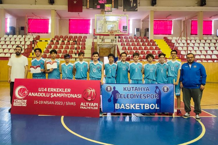 Genç basketbolculardan Türkiye başarısı -