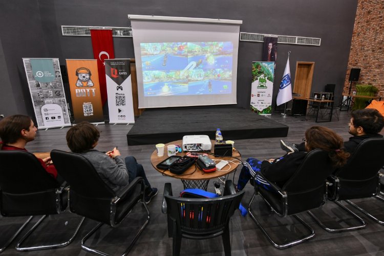 Genç bilişimciler “Greeny Game Jam” ile yarıştılar -