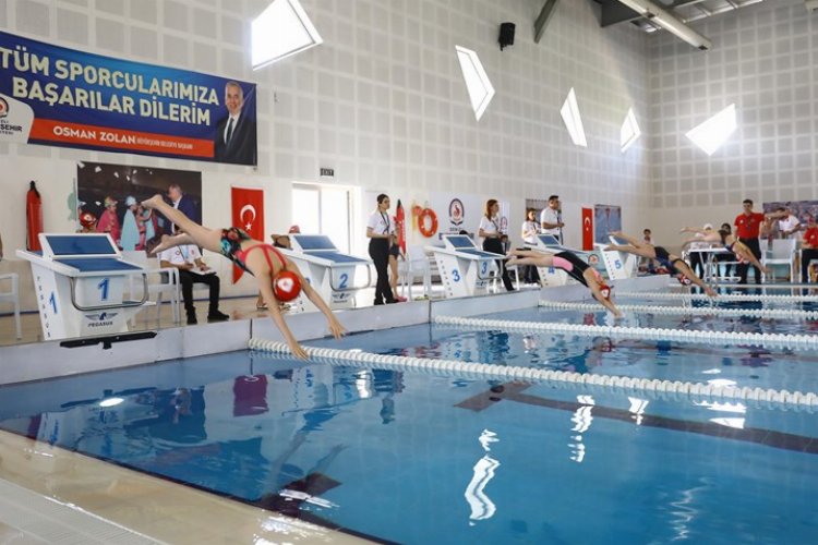 Gençler 4 farklı branşta kıyasıya yarıştı -