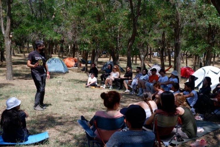 Gençler teknoloji diyeti kampında -