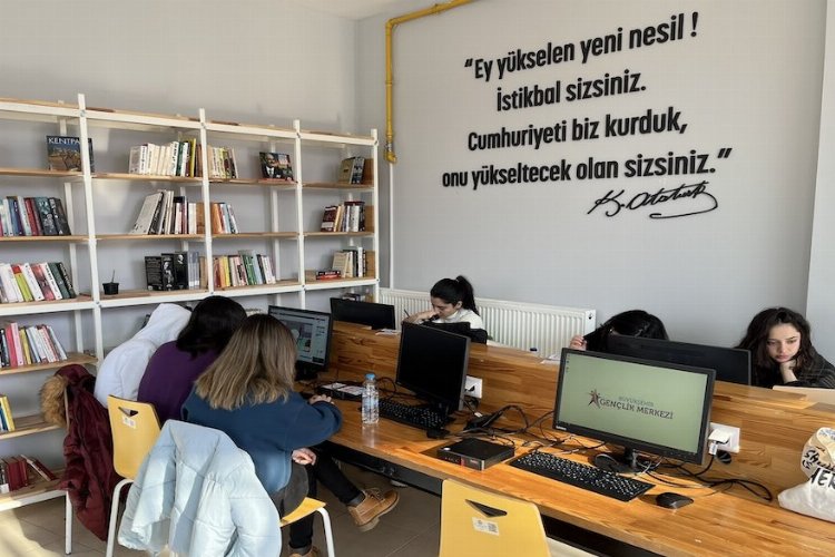 Gençlere uzaktan eğitim desteği -