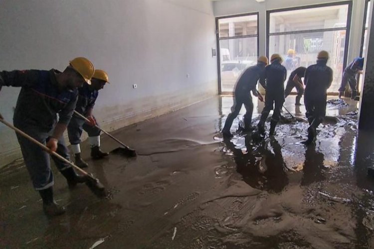 Giresun Belediyesi sel afeti yaşanan bölgeye yardıma koştu -
