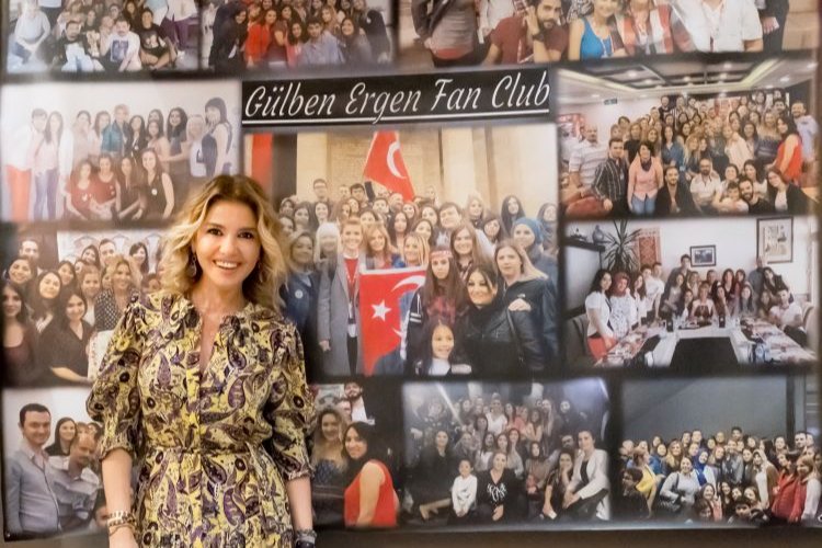 Gülben Ergen hayranlarıyla iftarda buluştu -