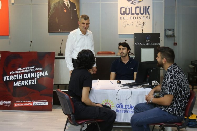 Gölcük Belediyesi tercihlerde öğrencilerin yanında -