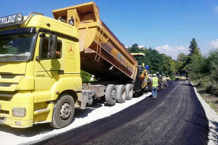 Gölcük köy yollarında konforlu ulaşım -