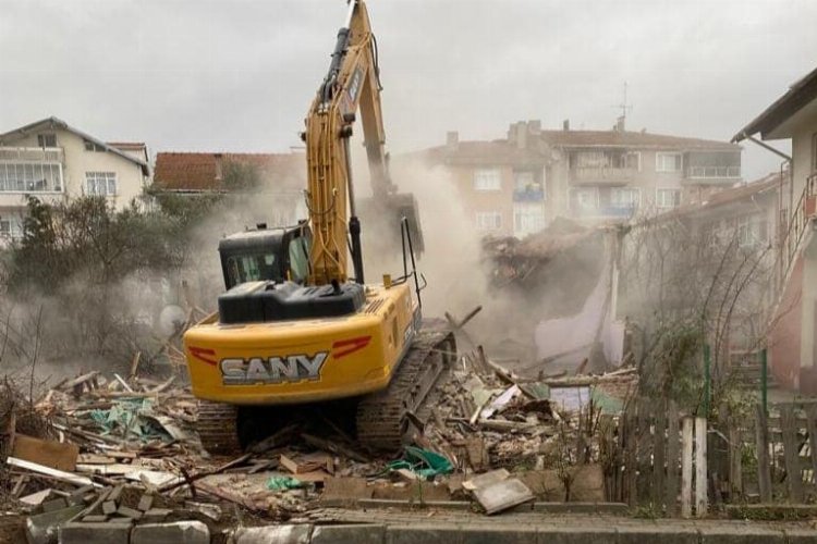 Gölcük riskli yapılardan arındırılıyor -