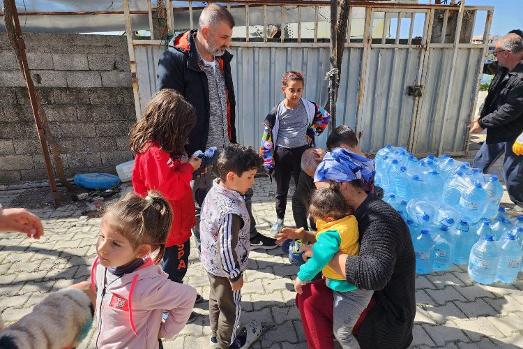 Gölcük'ten Hatay'da içme suyu dağıtımı -